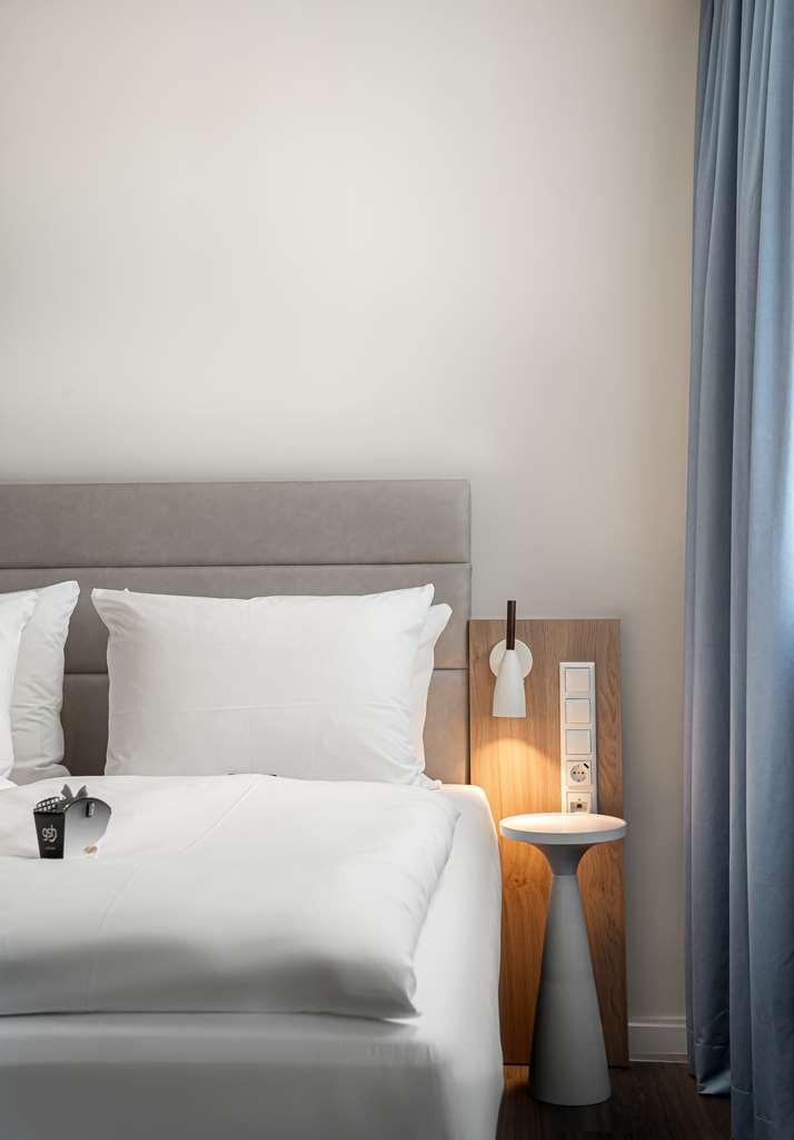 Elaya Hotel Oberhausen Ehemals Ana Living Oberhausen By Arthotel Ana Szoba fotó